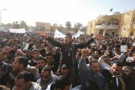 Algérie: Le régime aux aguets face un embrassement social prévisible (experts) Front social en Algérie