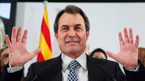 Le chef du parti séparatiste catalan Artur Mas convoqué par la justice