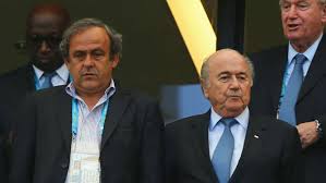FIFA: les lourdes charges contre Blatter, pas sans risques pour Platini