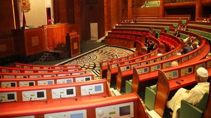 La Chambre des Conseillers fixe à 6, le nombre minimum de sièges pour former un groupe