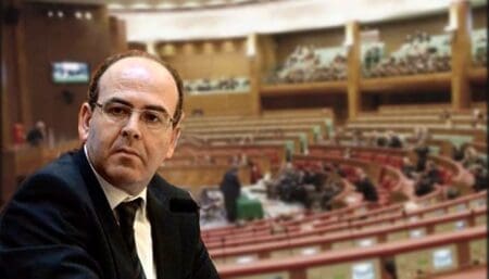 Hakim Benchemmas confirme sa candidature à la présidence de la Chambre des conseillers