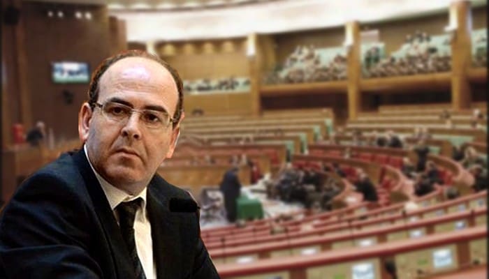 Hakim Benchemmas confirme sa candidature à la présidence de la Chambre des conseillers