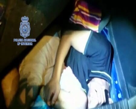 Algésiras : Arrestation d’une marocaine qui cachait un concitoyen dans le coffre de sa voiture