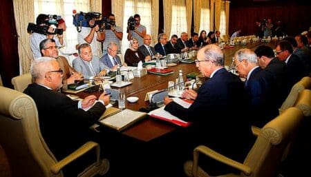 Presse : Benkirane commande des sandwichs ‘’populaires’’ pour ses ministres