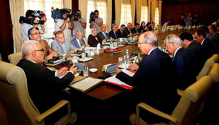 Presse : Benkirane commande des sandwichs ‘’populaires’’ pour ses ministres