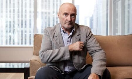 Phill Collins sort de sa torpeur