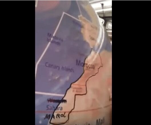 Aéroport d’Amsterdam : un marocain rectifie une carte du Maroc amputé de son Sahara