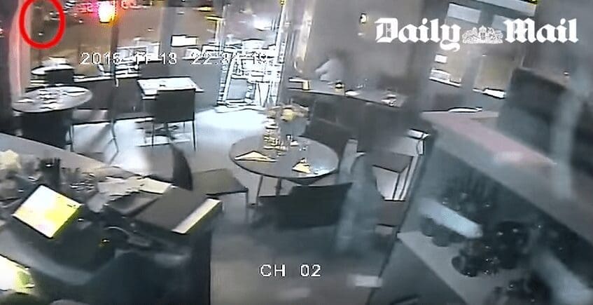Une vidéo, dévoilée, de l’un des attentats dans un café à Paris