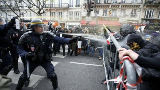 COP21 : Hollande et Valls dénoncent les heurts avec la police
