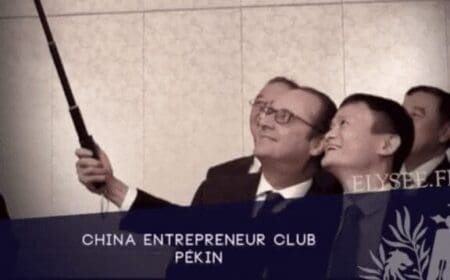 Quand Jack Ma sort son selfie stick pour se prendre en photo avec François Hollande