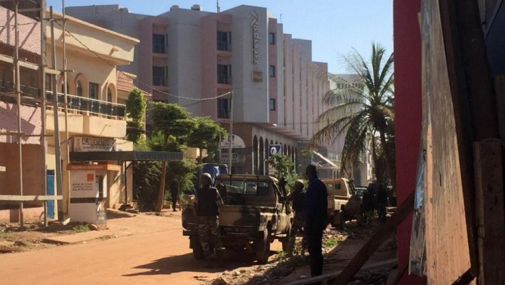 Six personnes tuées par une frappe des djihadistes selon Barkhane, des locaux incriminent des chasseurs