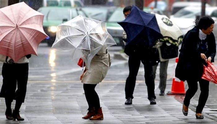 Averses orageuses localement fortes et fortes rafales de vent du mercredi au vendredi dans plusieurs provinces
