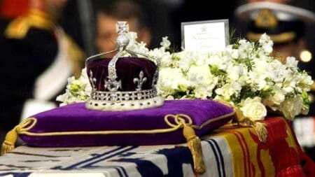 Des personnalités indiennes exigent la restitution d’un diamant de la reine Elizabeth II