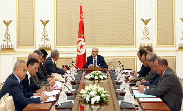 Tunisie: Fermeture des frontières avec la Libye et recrutement de 6000 hommes au sein de la police et l’armée