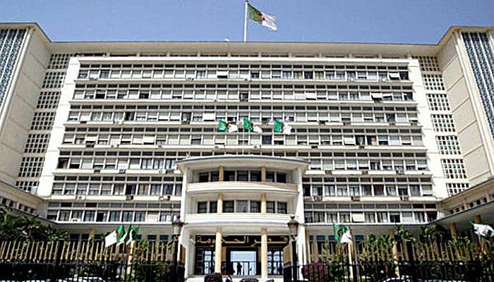 Algérie : des partis politiques accusent le gouvernement de ‘’corruption’’ et de ‘’travailler pour des intérêt étrangers’’