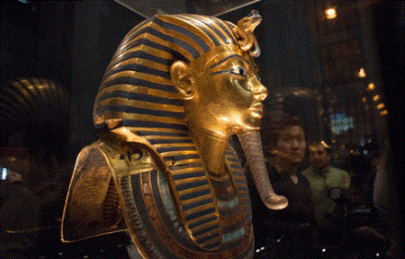 Le masque funéraire de Toutankhamon a été restauré