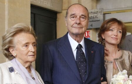 L’épouse de Jacques Chirac et sa fille Claude, l’ont peu à peu coupé de toute vie sociale