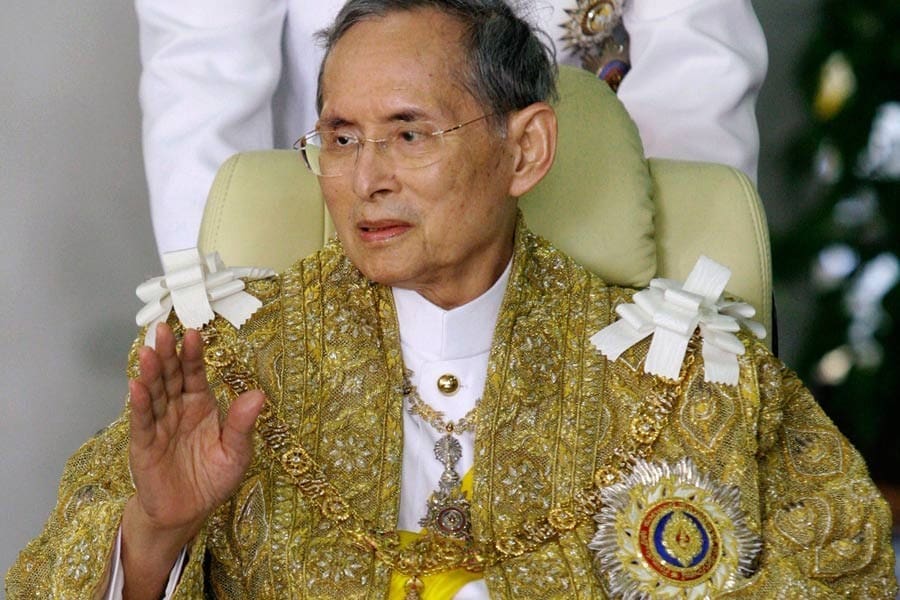 L’anniversaire du roi Bhumibol Aduyadej fêté en bonne et due forme
