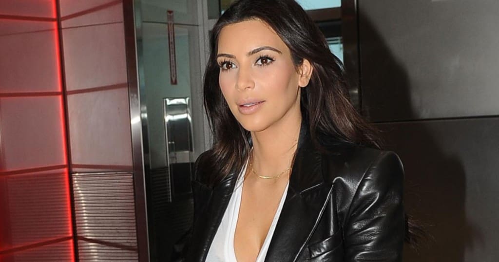 Après son application mobile, Kim Kardashian lance ses émotionnes baptisés  »Kimoji »
