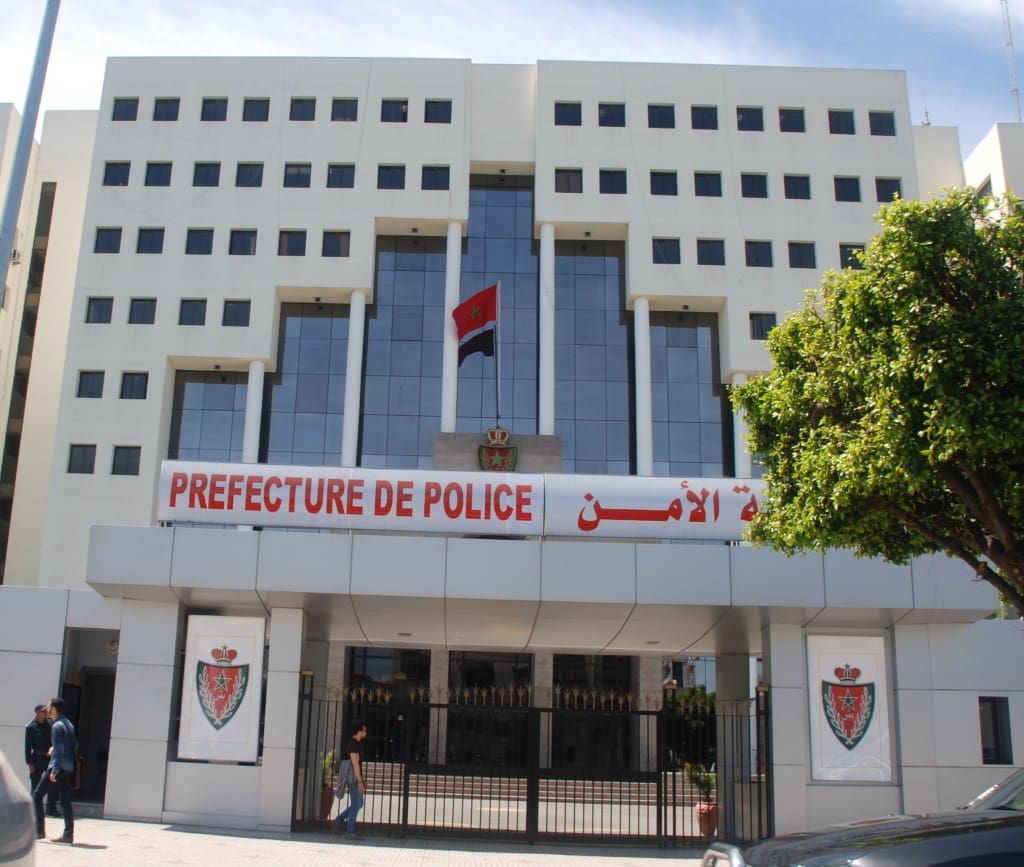 Un policier à Casablanca fait usage de son arme à feu pour maitriser des agresseurs