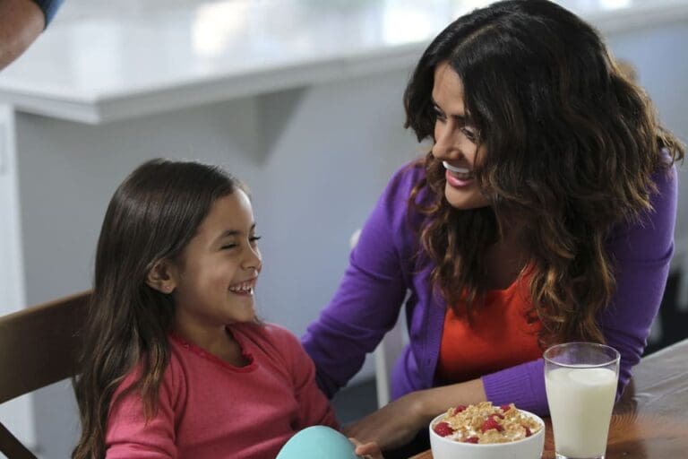 La fille de Salma Hayek fait pousser ses cheveux pour pouvoir les donner un enfant atteint de cancer