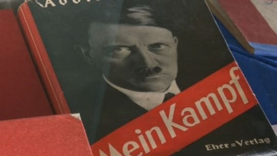 La réédition de  »Mein Kampf » crée la polémique en Europe mais se vend dans quelques pays musulmans