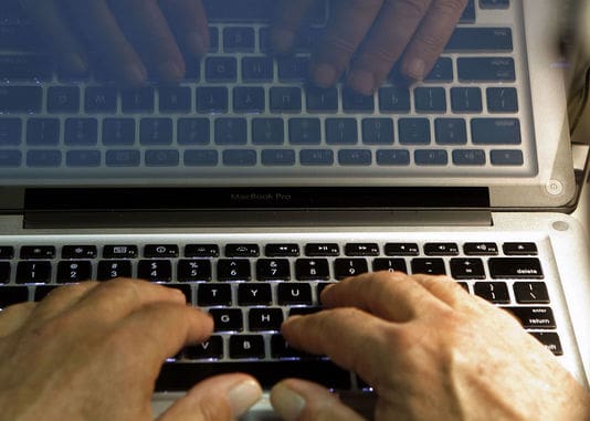 France : vers un bannissement du clavier  »Azerty »