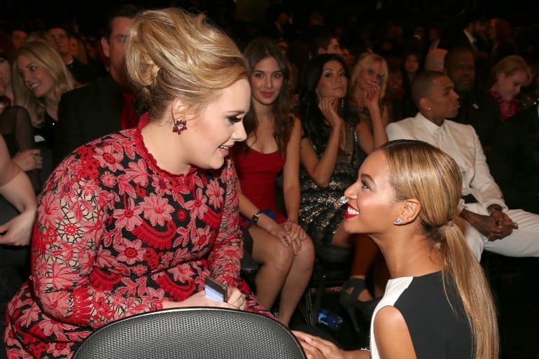 Beyoncé décide de reporter la sortie de son nouvel album pour éviter la concurrence avec Adele