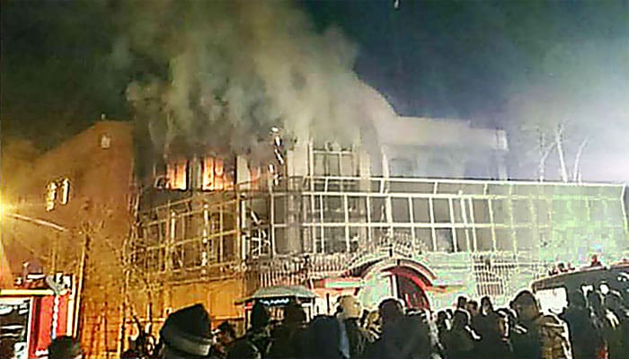 Exécution d’un chiite saoudien : Des manifestants iraniens saccagent et incendient l’ambassade saoudienne à Téhéran