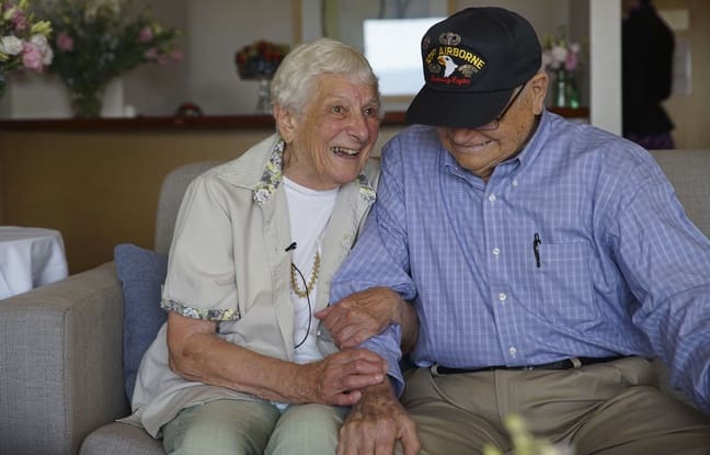 Un ancien vétéran de la 2ème guerre mondiale retrouve sa dulcinée 70 ans après l’avoir perdu de vue  (vidéo)