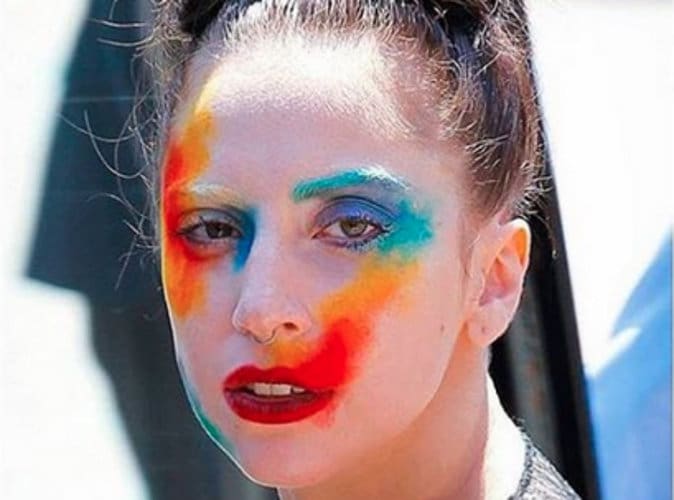 Lady Gaga rendra hommage à David Bowie lors de la cérémonie des Grammy Awards
