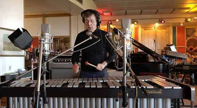 Paul McCartney compose des sons pour les émoticônes de Skype (vidéo)