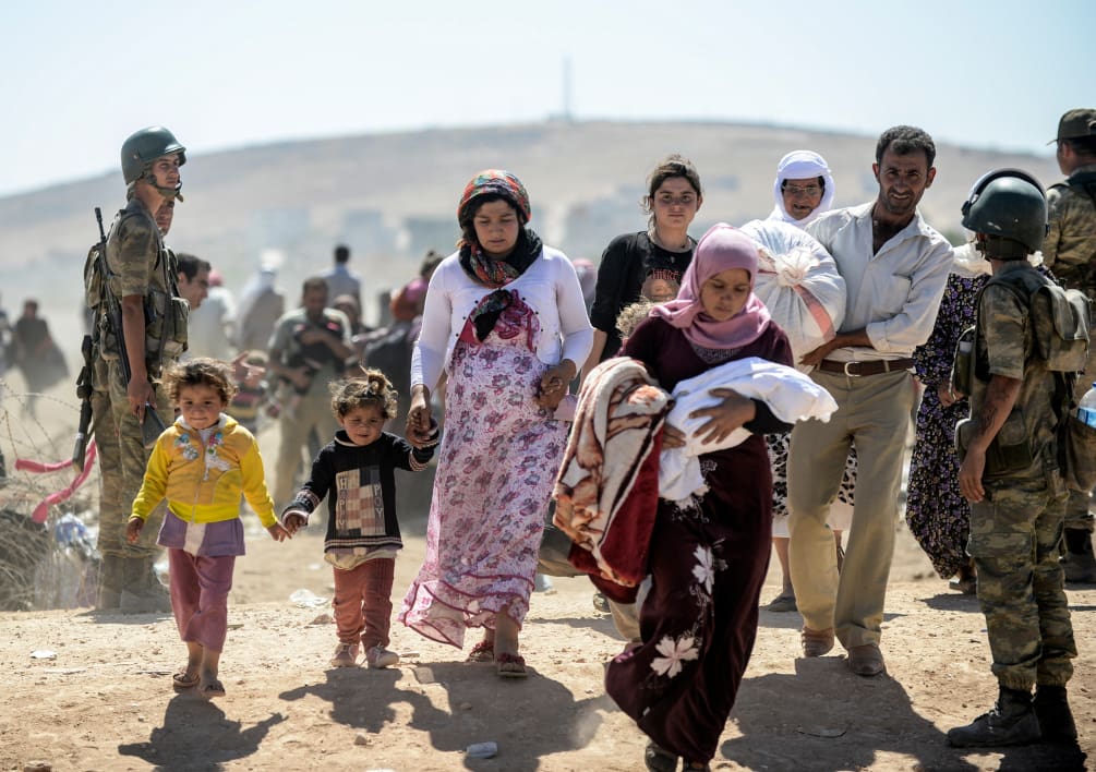Réfugiés: les camps de déplacés syriens à la frontière turque, saturés.