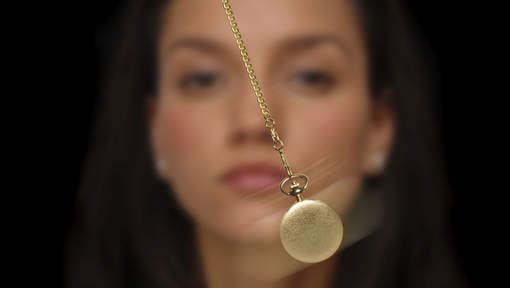 Suisse: Une femme sous effet d’hypnose a retiré 900 francs suisses, soit 820 euros, pour les donner à son hypnotiseur