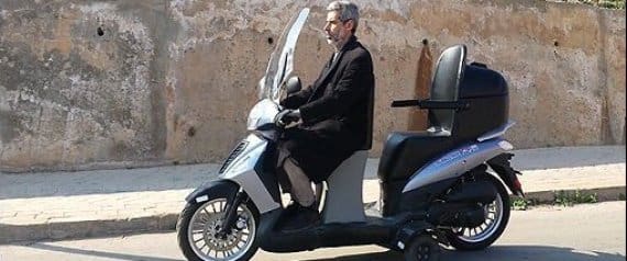 Les autorités locales de Marrakech interdisent de faire monter une deuxième personne sur les motos et dans les véhicules