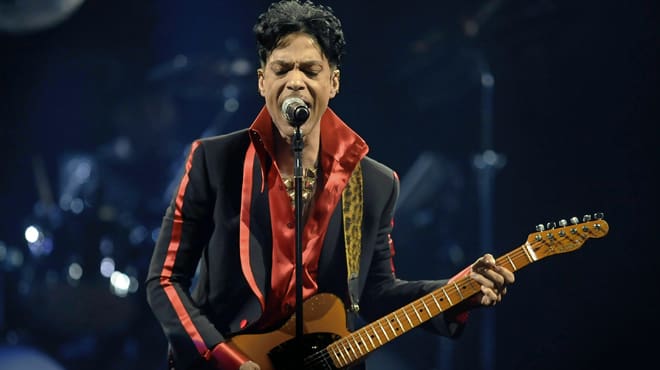 Le roi légendaire de la pop  »Prince » publiera bientôt son premier livre de mémoires (vidéo)