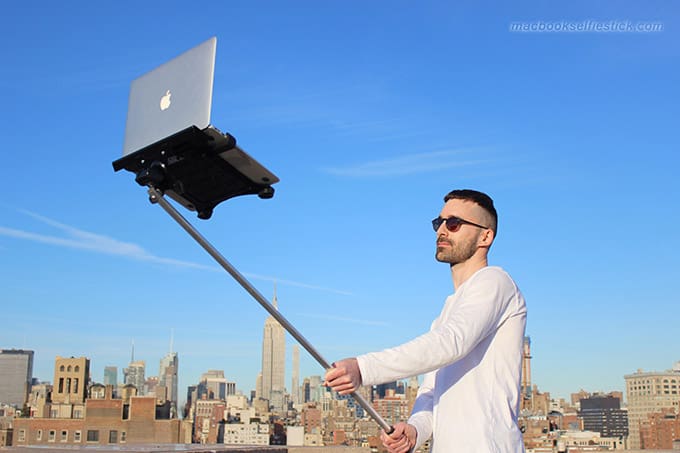 Après la perche à selfies pour smartphones, voici la perche à selfies pour Macbook (photos)