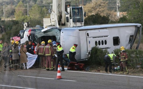 Espagne: Au moins 14 morts et 43 blessés dans un accident d’autocar dimanche près de Freginals