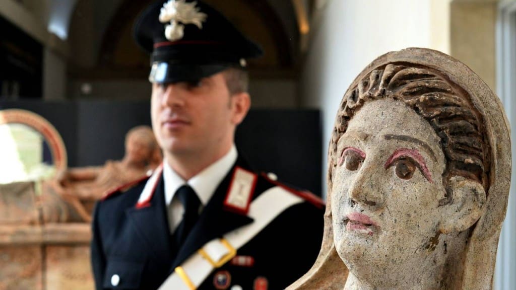 L’Italie récupère des oeuvres d’art volées par un antiquaire britannique : La plus importante prise des dernières décennies