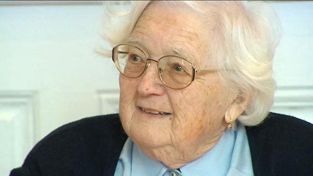 À 91 ans, Colette Bourlier obtient la mention »très honorable » pour sa thèse