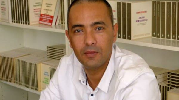 Appel de Manuel Valls à soutenir l’écrivain algérien Kamel Daoud