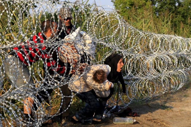 Migrants: un responsable de l’ONU juge illégales les expulsions et condamne les restrictions aux frontières