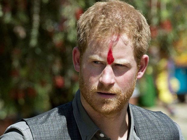 Népal: Le Prince Harry  montre son engagement pour lutter contre les mariages d’enfants et milite pour l’éducation (images)