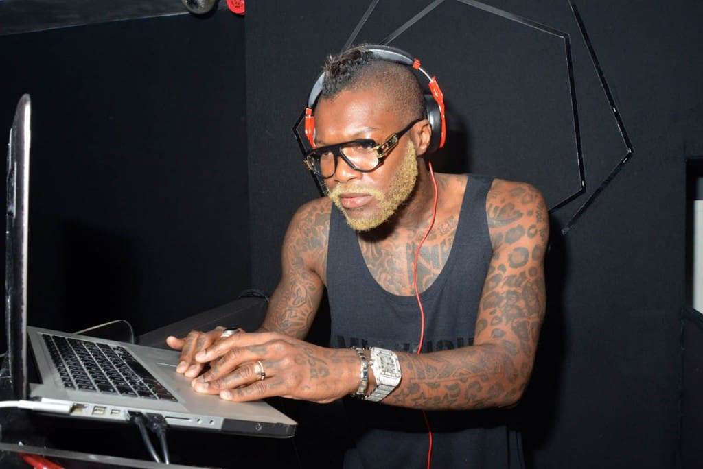 Djibril Cissé aux platines lors du concert de Mariah Carey