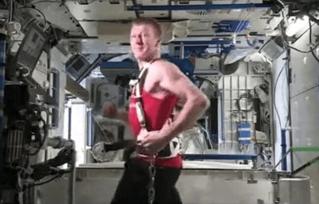 London Marathon : L’astronaute Tim Peake complète le marathon à 400km au dessus de la terre (vidéo)