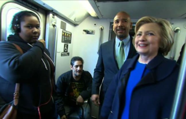 Hilary Clinton prend le métro dans le Bronx et se moque de Bernie Sanders (vidéo)