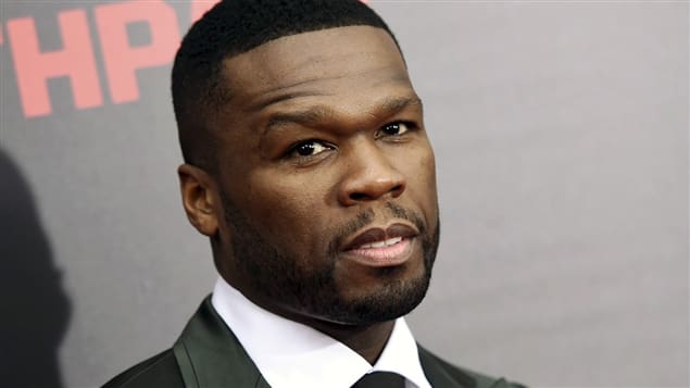 Bad Buzz: 50 cent se moque d’un employé à l’aéroport et le filme  (vidéo)