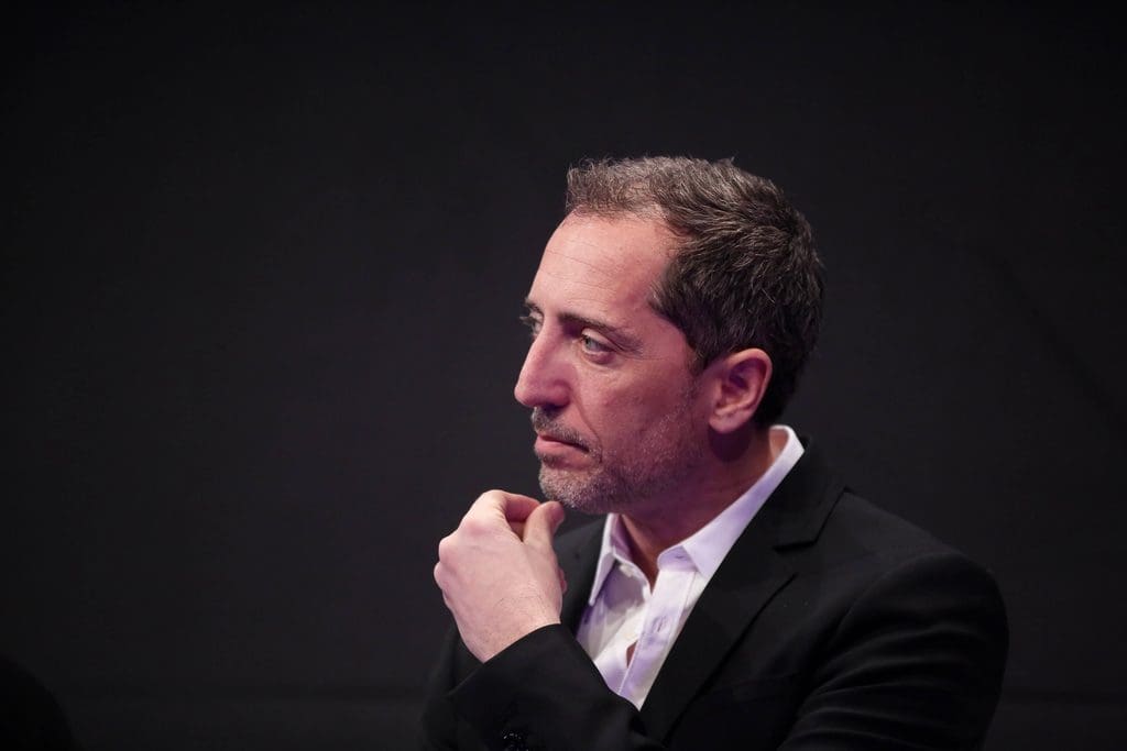 Incendie d’un véhicule de police à Paris: Gad El Maleh s’en prend à la justice française