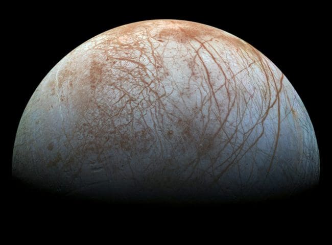 Astronomie :  »Europe » une lune de Jupiter serait apte à abriter la vie