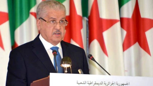 Algérie: Le Prmier ministre ordonne la fermeture des chaînes TV non agréées
